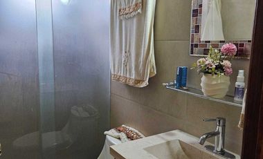 VENDO CASA GEMELA  AMPLIADA EN CUMBRES DEL VALLE, TLALNEPANTLA DE BAZ. EDO. MEX.