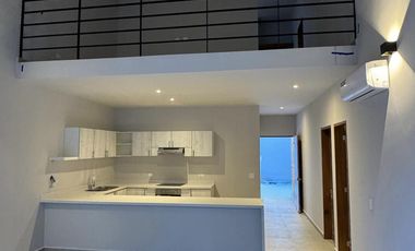 CASA DE 3 RECÁMARAS, TERRAZA, BALCÓN,ALBERCA PRIVADA. PLAYA DEL CARMEN. ENTREGA INMEDIATA.