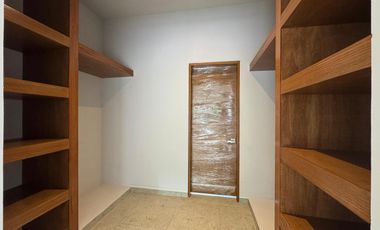 CASA DE 3 RECÁMARAS, TERRAZA, BALCÓN,ALBERCA PRIVADA. PLAYA DEL CARMEN. ENTREGA INMEDIATA.