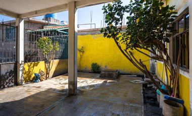 Venta de casa en Cda. San Juan Xochimilco con 3 recámaras