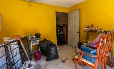 Venta de casa en Cda. San Juan Xochimilco con local comercial