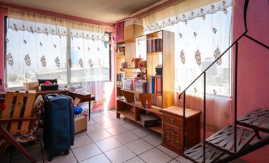 Venta de casa en Cda. San Juan Xochimilco con local comercial