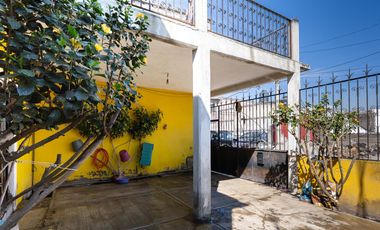Venta de casa en Cda. San Juan Xochimilco con 3 recámaras