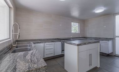 TOTALMENTE REMODELADA, FRACCIONAMIENTO CON VIGILANCIA