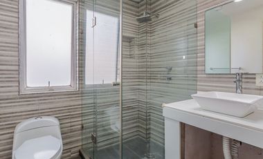 TOTALMENTE REMODELADA, FRACCIONAMIENTO CON VIGILANCIA