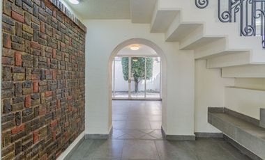 TOTALMENTE REMODELADA, FRACCIONAMIENTO CON VIGILANCIA