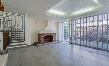 TOTALMENTE REMODELADA, FRACCIONAMIENTO CON VIGILANCIA