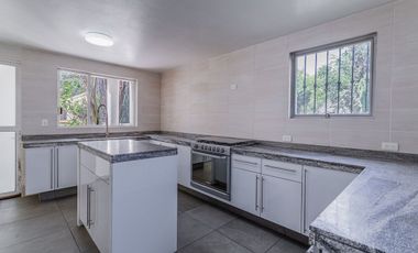 TOTALMENTE REMODELADA, FRACCIONAMIENTO CON VIGILANCIA