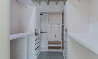 TOTALMENTE REMODELADA, FRACCIONAMIENTO CON VIGILANCIA