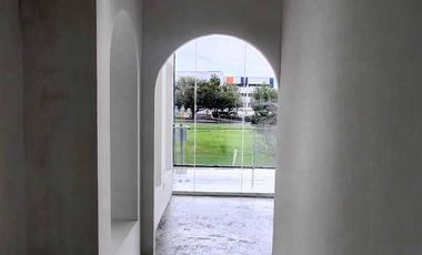 LOCAL PLANTA ALTA VENTA EL CAMPANARIO QUERETARO