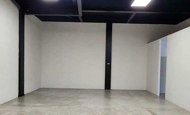 LOCAL PLANTA ALTA VENTA EL CAMPANARIO QUERETARO