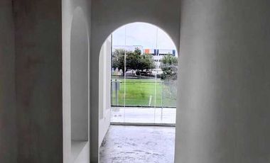 LOCAL PLANTA ALTA VENTA EL CAMPANARIO QUERETARO