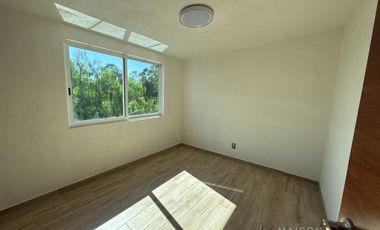 Estrena casa en venta en Lomas Verdes 4a sección, con acceso controlado