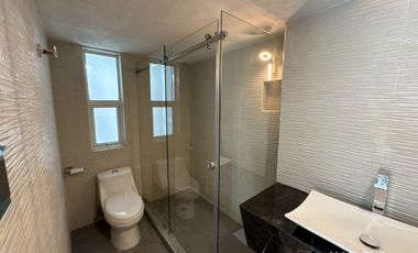 Estrena casa en venta en Lomas Verdes 4a sección, con acceso controlado