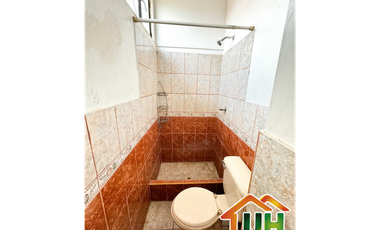 00693 - VENDO CASA 2 PISOS EN ZONA CENTRICA DE PUCALLPA - AT. 367 M2