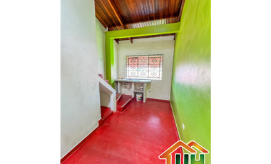 00693 - VENDO CASA 2 PISOS EN ZONA CENTRICA DE PUCALLPA - AT. 367 M2