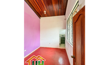 00693 - VENDO CASA 2 PISOS EN ZONA CENTRICA DE PUCALLPA - AT. 367 M2