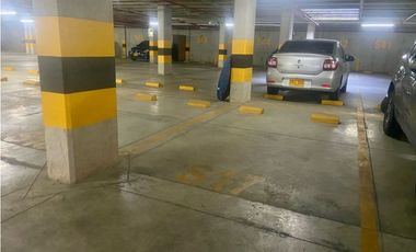 APARTAMENTO EN ALQUILER - VALLE DEL LILI JADE CALI SUR 9PISO 70M2