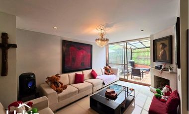 Se Vende Casa de 197 m² con Terraza y 3 pisos en Gratamira