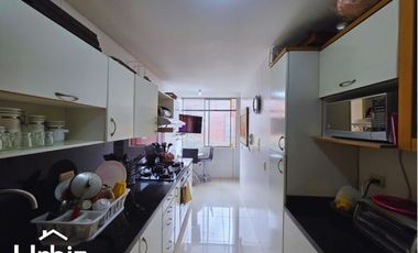 Se Vende Casa de 197 m² con Terraza y 3 pisos en Gratamira