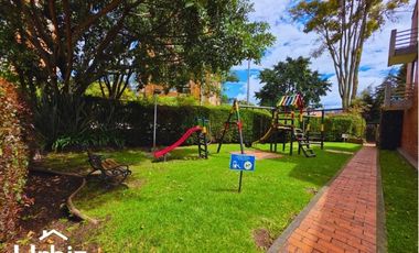 Se Vende Casa de 197 m² con Terraza y 3 pisos en Gratamira