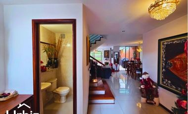 Se Vende Casa de 197 m² con Terraza y 3 pisos en Gratamira