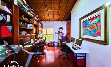 Se Vende Casa de 197 m² con Terraza y 3 pisos en Gratamira