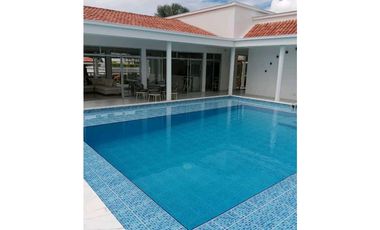 En venta amplia y hermosa casa