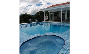 En venta amplia y hermosa casa