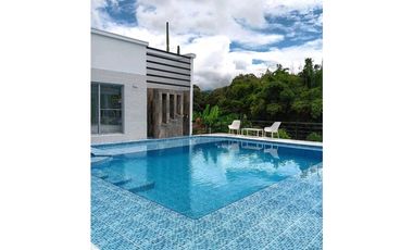 En venta amplia y hermosa casa