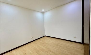 Apartamento cerca al CC Santa Fé para la venta, piso 20