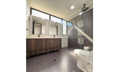 SE ARRIENDA, CASA FINCA EN COPACABANA