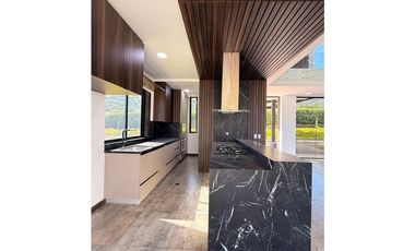 SE ARRIENDA, CASA FINCA EN COPACABANA