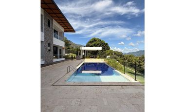 SE ARRIENDA, CASA FINCA EN COPACABANA