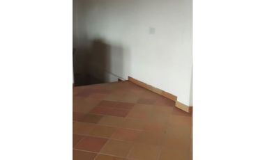 SE ARRIENDA LOCAL EN FUNZA