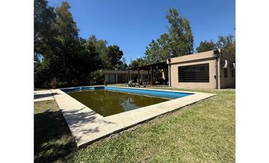Casa quinta en Barrio Los Bosquecitos en Brandsen