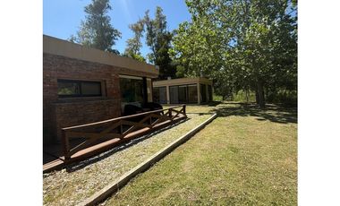 Casa quinta en Barrio Los Bosquecitos en Brandsen
