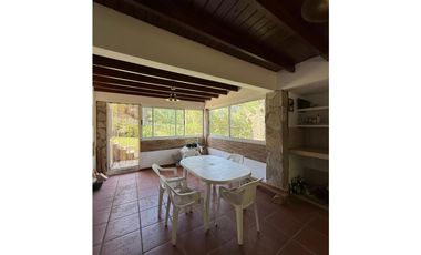 VENTA / CASA 4 AMBIENTES CON GAS NATURAL / SIERRA DE LOS PADRES