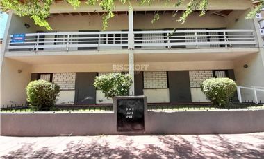 EXCELENTE DEPARTAMENTO DE 2 AMBIENTES, TODOS LOS SERVICIOS