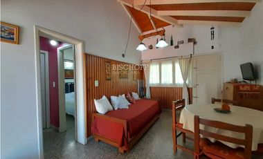 EXCELENTE DEPARTAMENTO DE 2 AMBIENTES, TODOS LOS SERVICIOS