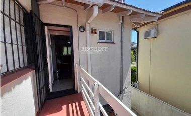 EXCELENTE DEPARTAMENTO DE 2 AMBIENTES, TODOS LOS SERVICIOS