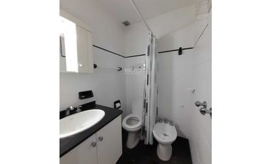 EXCELENTE DEPARTAMENTO DE 2 AMBIENTES, TODOS LOS SERVICIOS