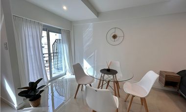 1 ambiente a la calle en el centro de la ciudad