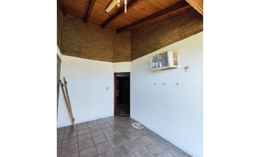 CASA SIN PATIO ZONA LAVALLE Y CENTENARIO