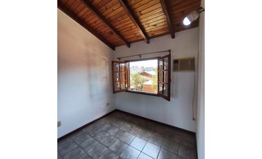 CASA SIN PATIO ZONA LAVALLE Y CENTENARIO