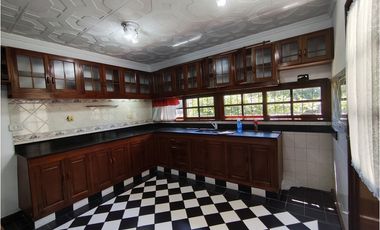 CASA SIN PATIO ZONA LAVALLE Y CENTENARIO