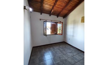 CASA SIN PATIO ZONA LAVALLE Y CENTENARIO