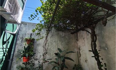 CASA SIN PATIO ZONA LAVALLE Y CENTENARIO