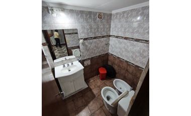 CASA SIN PATIO ZONA LAVALLE Y CENTENARIO