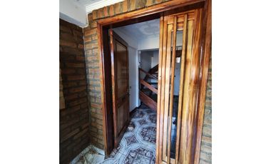 CASA SIN PATIO ZONA LAVALLE Y CENTENARIO